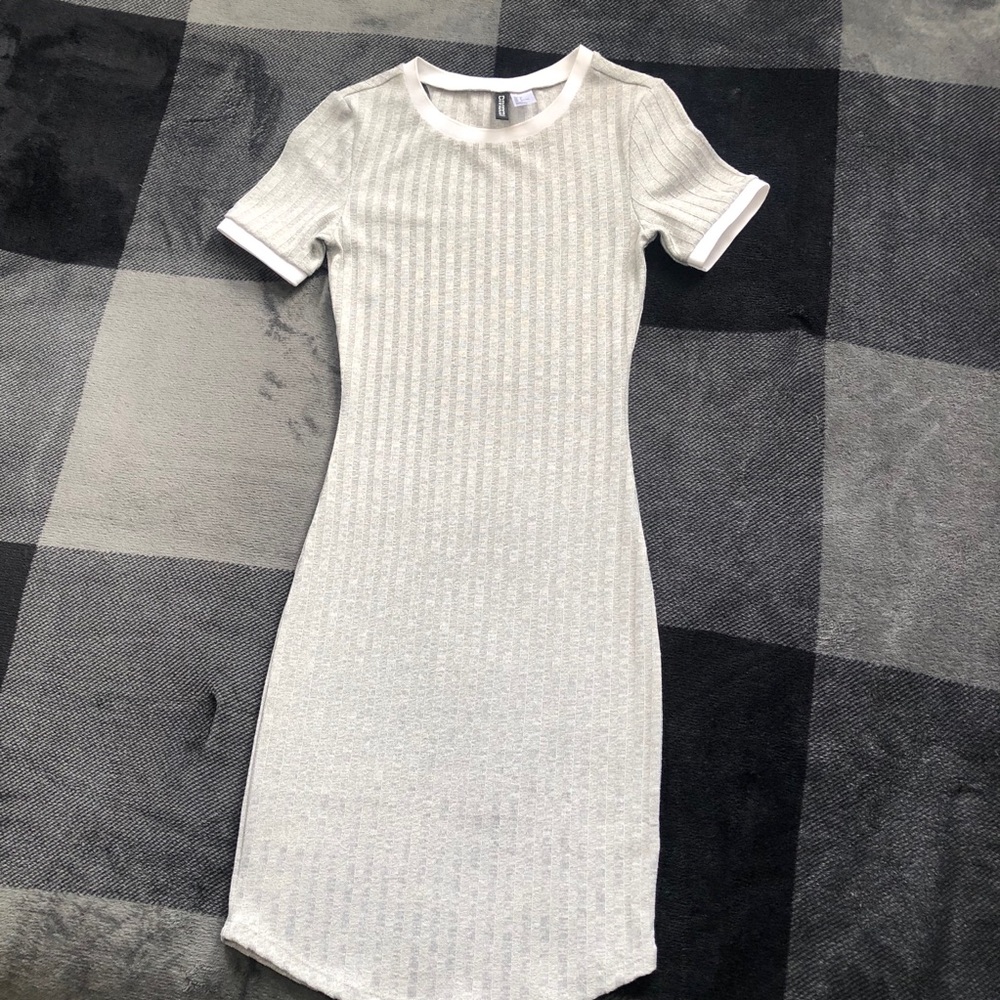 H&M Divided fitted dress